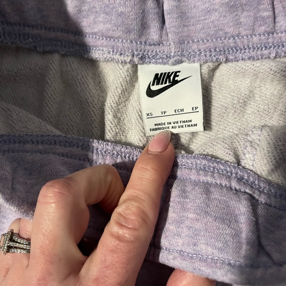 Nike joggers. Heathered lavender color. GUC - Picture 4 of 4